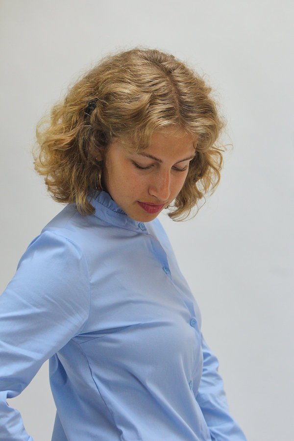 Camisa de cuello fruncido azul - Imagen 6