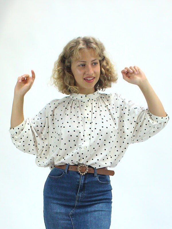 Camisa fluida con lunares