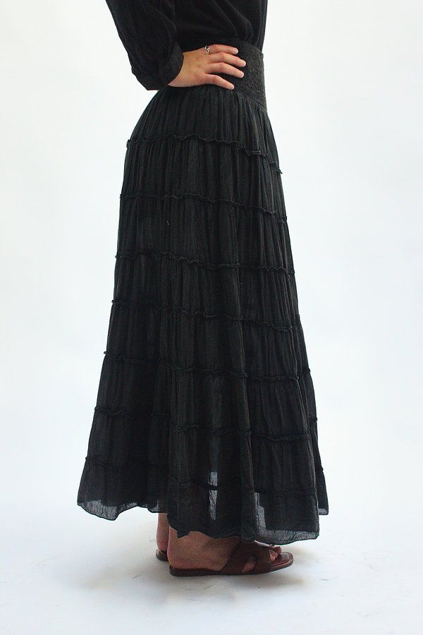 Falda larga con vuelo escalonado negro - Imagen 3